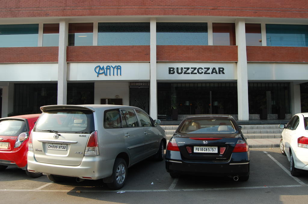 Chandīgarh Maya Hotel מראה חיצוני תמונה